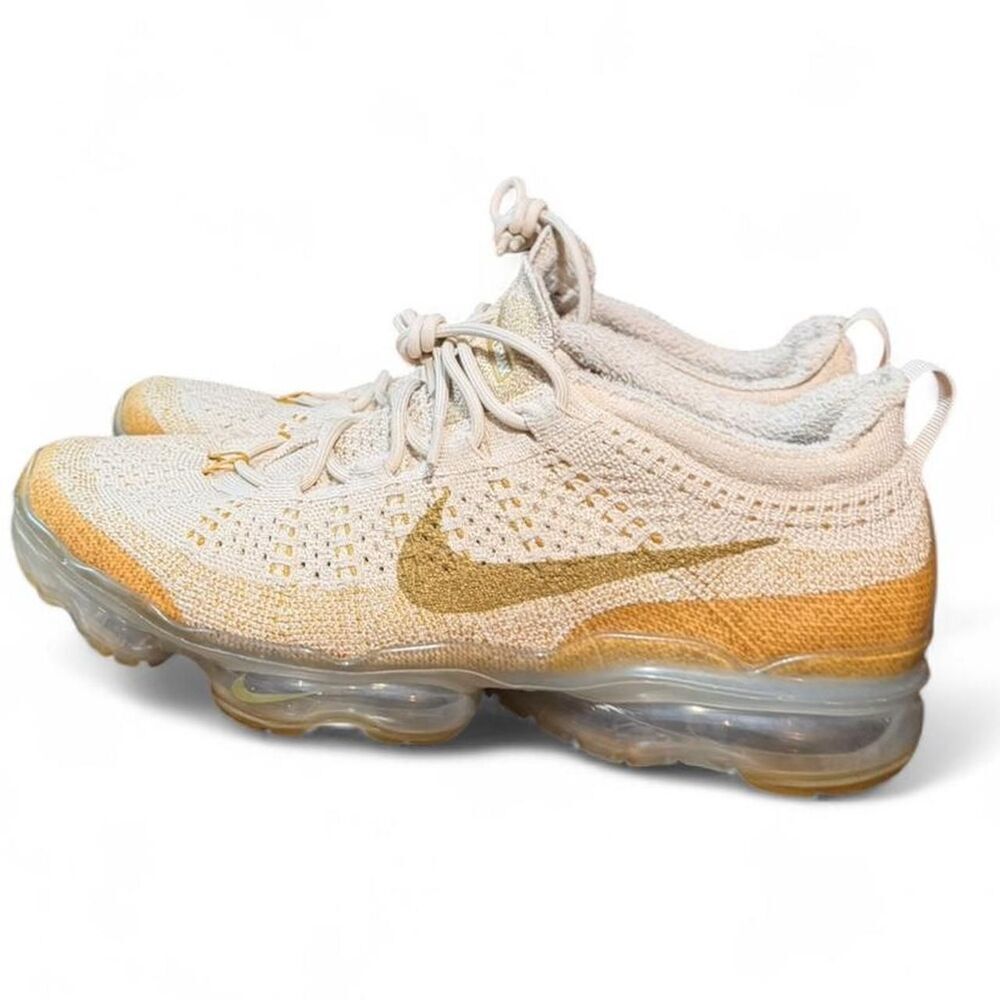 Nike Air VaporMax 2023 FK SE M9/W10.5 Cream Gold Flyknit Sneakers W/ Box